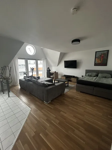 Große 1-Raumwohnung sucht Nachmieter in Lichtenberg/Friedrichsfelde — photo 1